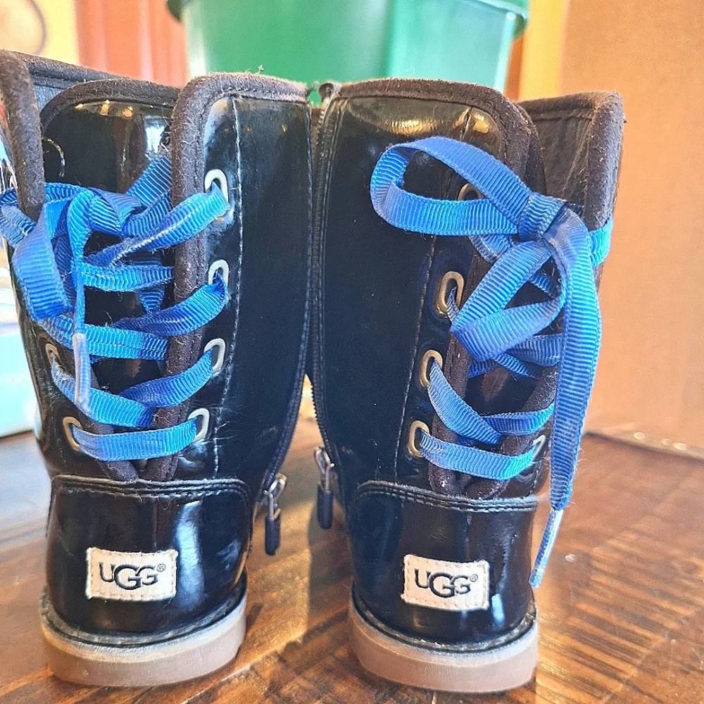 Ugg kids 12 black patent leather - Picture 1 of 6